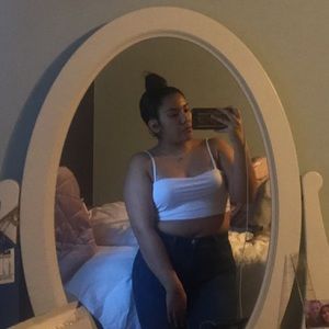 Meet your Posher, Elyssa